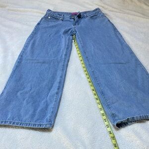 Edikted RaeLynn jeans size S petite length 26” inseam, medium-light blue